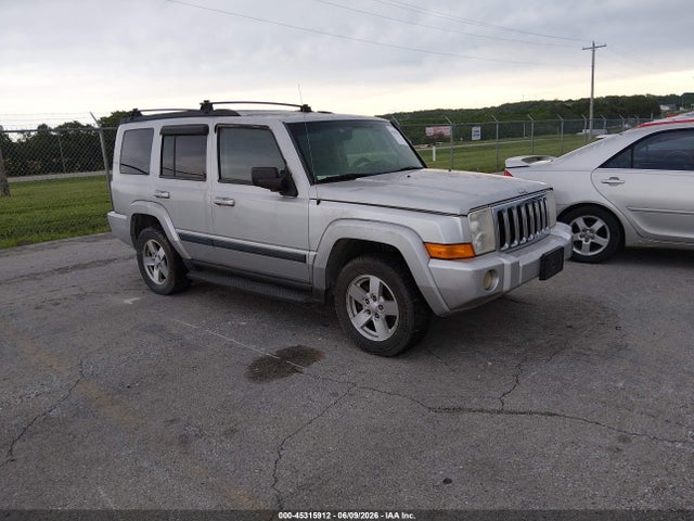 Salvage Jeep Commander Image