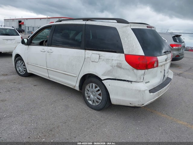 Toyota Sienna Le