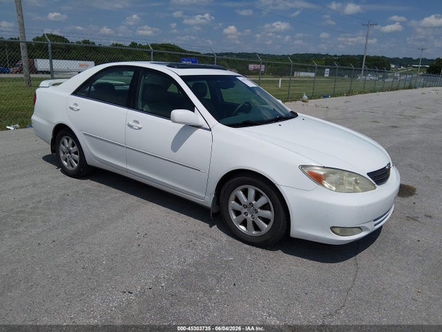 Salvage Toyota Camry Image