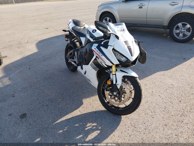 Salvage Honda Cbr1000 Image