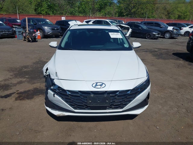 Hyundai ELANTRA Sel