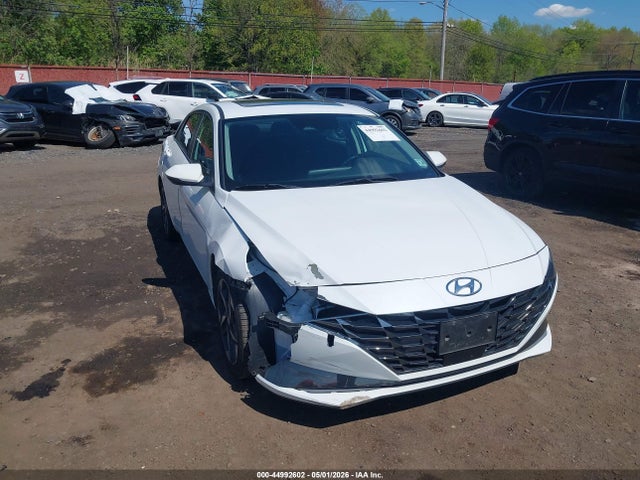 Hyundai ELANTRA Sel