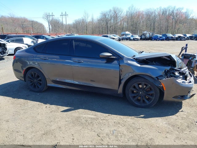 Chrysler 200 S