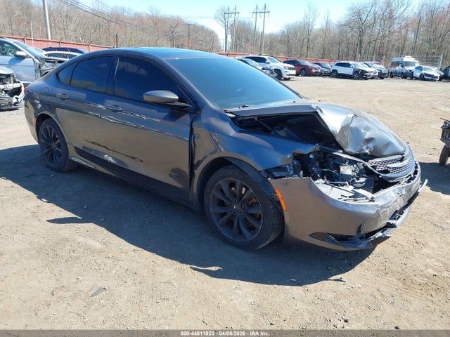 Salvage Chrysler 200 Image