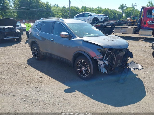 Salvage Nissan Rogue Image