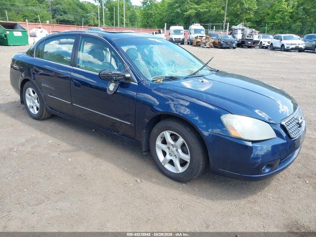 Salvage Nissan Altima Image