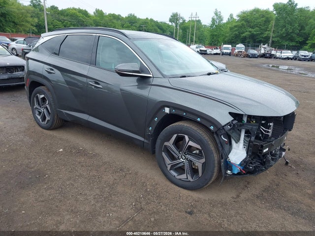 Salvage Hyundai TUCSON Image