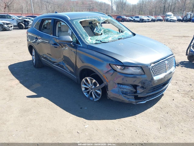 Salvage Lincoln MKC Image