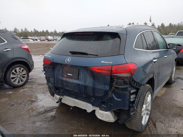 Mercedes-Benz GLA 4matic
