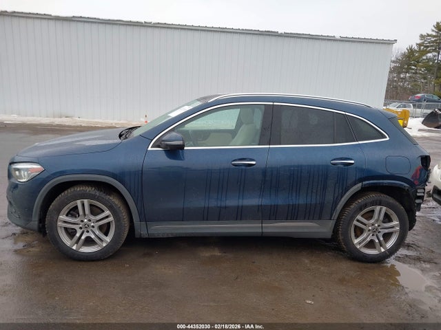 Mercedes-Benz GLA 4matic