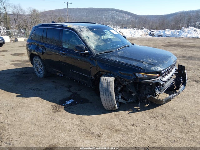 Salvage Jeep Grand Cherokee Image