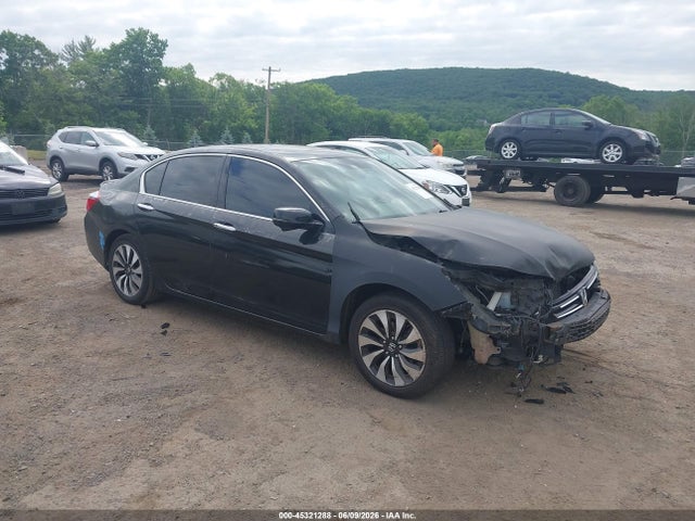 Salvage Honda Accord Image
