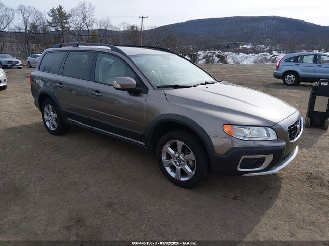 Salvage Volvo XC70 Image