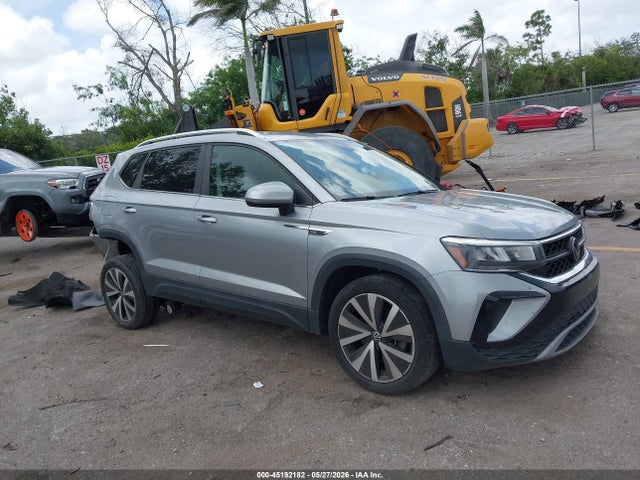 Salvage Volkswagen Taos Image