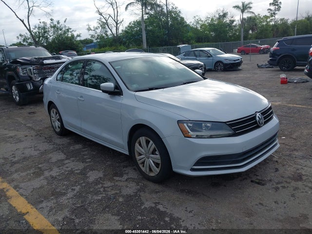Salvage Volkswagen Jetta Image