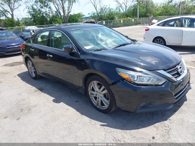 Salvage Nissan Altima Image