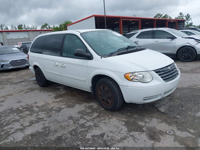 Salvage Chrysler Town & Country Image