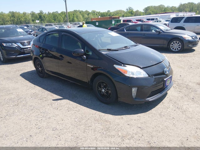 Salvage Toyota Prius Image