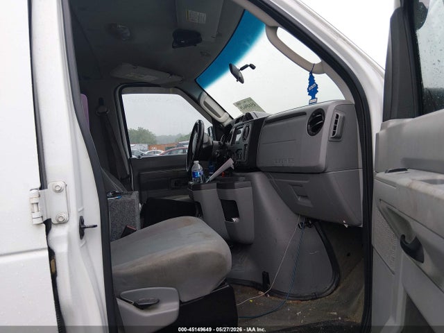 Ford E-350 Xlt