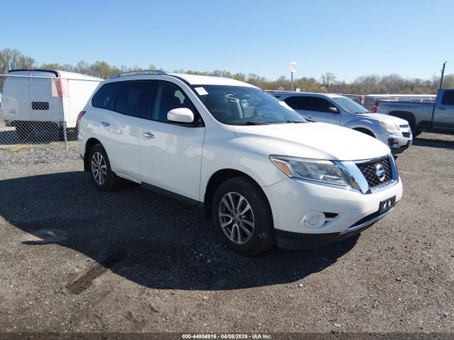Salvage Nissan Pathfinder Image