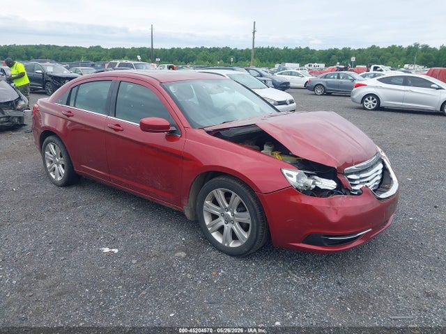 Salvage Chrysler 200 Image