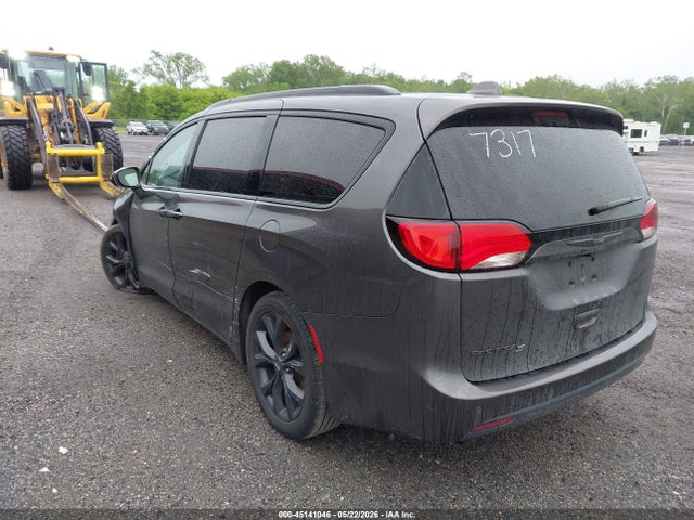 Chrysler Pacifica Touring Plus