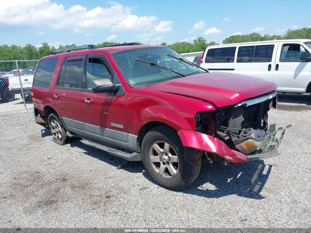 Salvage Ford Expedition Image