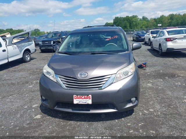 Toyota Sienna Xle V6 8 Passenger