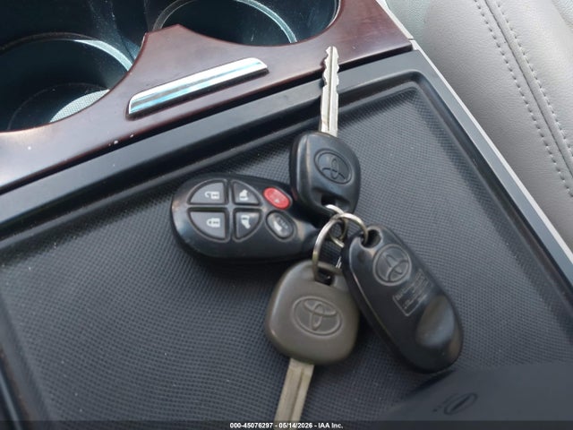 Toyota Sienna Xle V6 8 Passenger