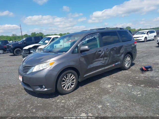 Toyota Sienna Xle V6 8 Passenger