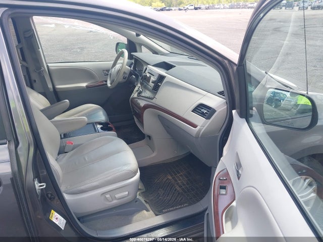 Toyota Sienna Xle V6 8 Passenger