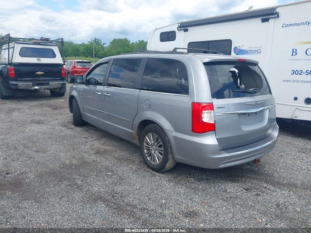 Chrysler Town & Country Touring-l