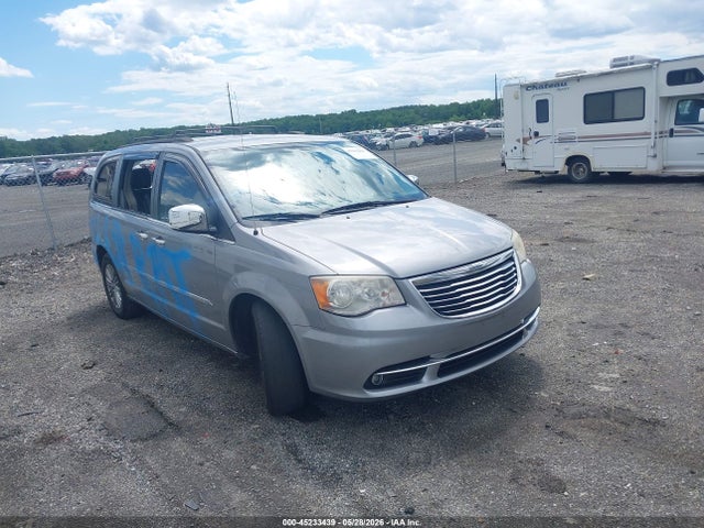 Chrysler Town & Country Touring-l