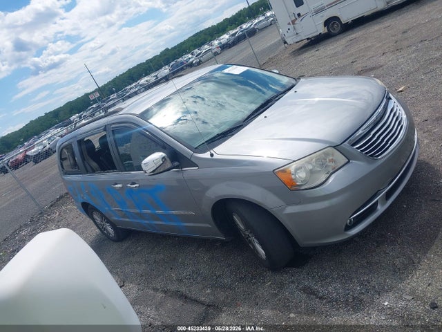Chrysler Town & Country Touring-l