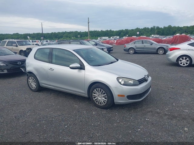 Salvage Volkswagen Golf Image