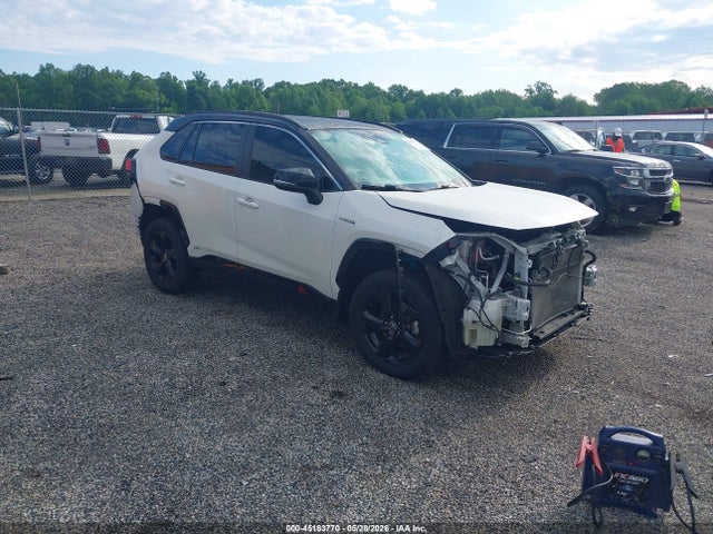 Salvage Toyota RAV4 Image