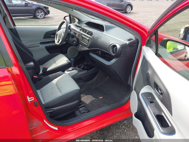 Toyota Prius c Two