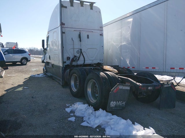 Freightliner New Cascadia 126