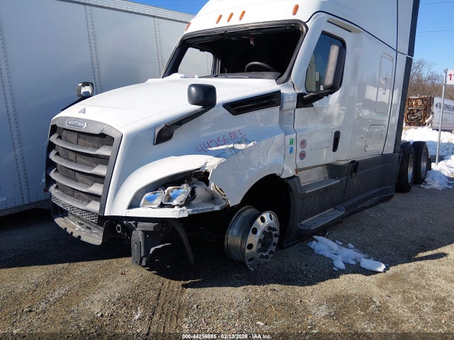 Freightliner New Cascadia 126