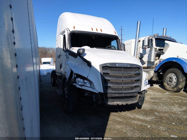 Salvage Freightliner New Cascadia 126 Image