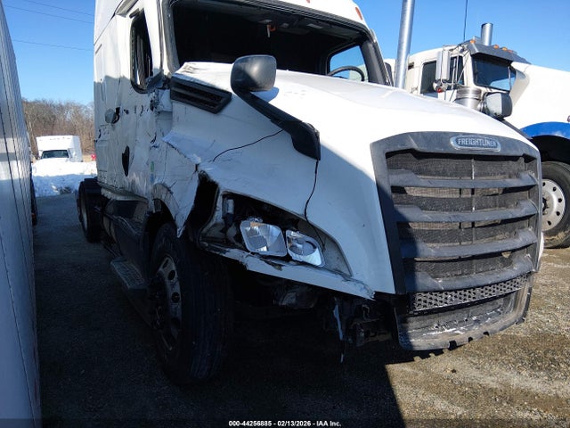 Freightliner New Cascadia 126