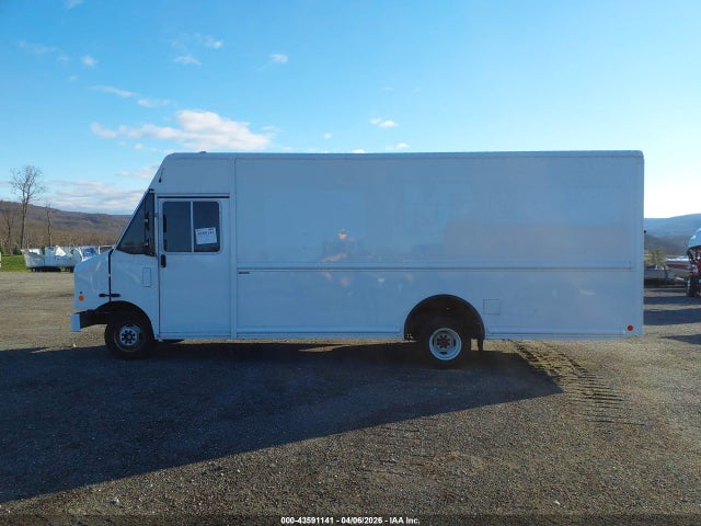 Ford Econoline E450 Super Duty Commercial Stripped Chassis
