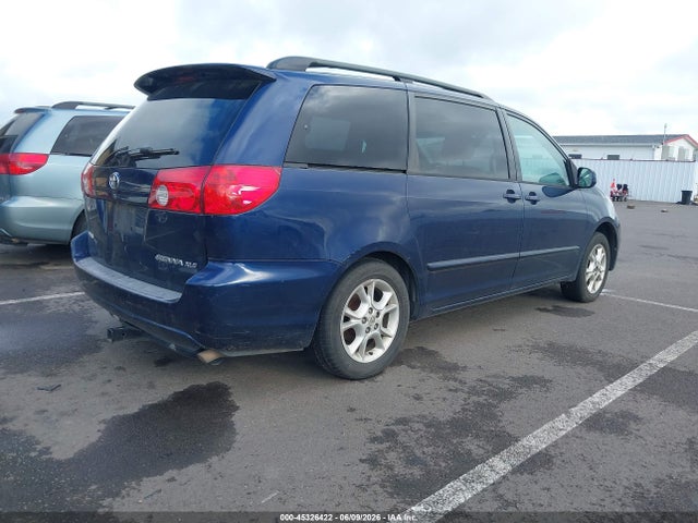 Toyota Sienna Xle
