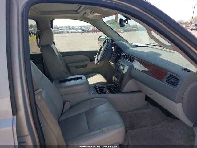 Chevrolet Suburban 1500 Ltz