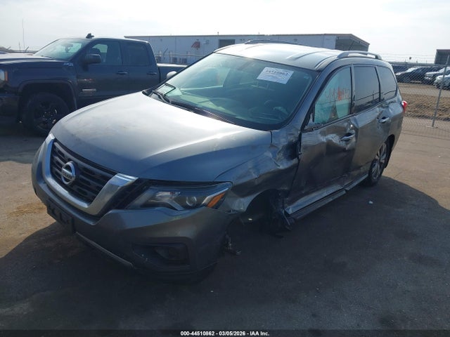Nissan Pathfinder S