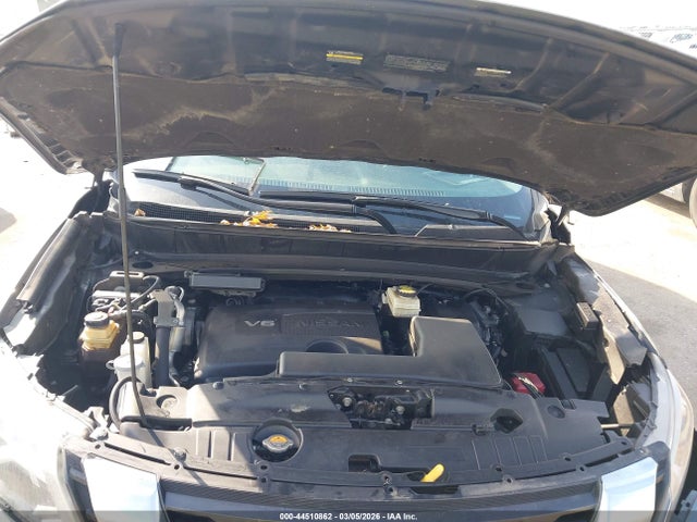 Nissan Pathfinder S