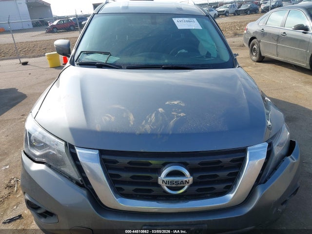 Nissan Pathfinder S