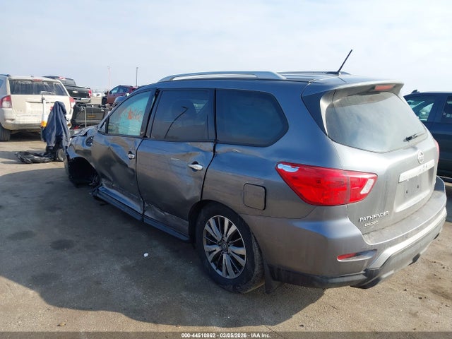 Nissan Pathfinder S