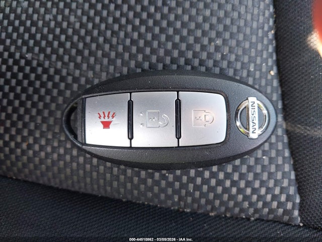 Nissan Pathfinder S