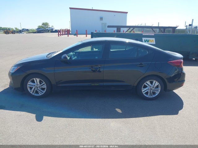 Hyundai ELANTRA Sel